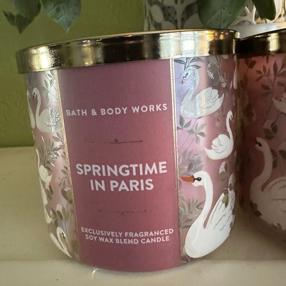 Bath & Body Works Springtime in Paris Candle  Bundle - Pink - Picture 2 of 5